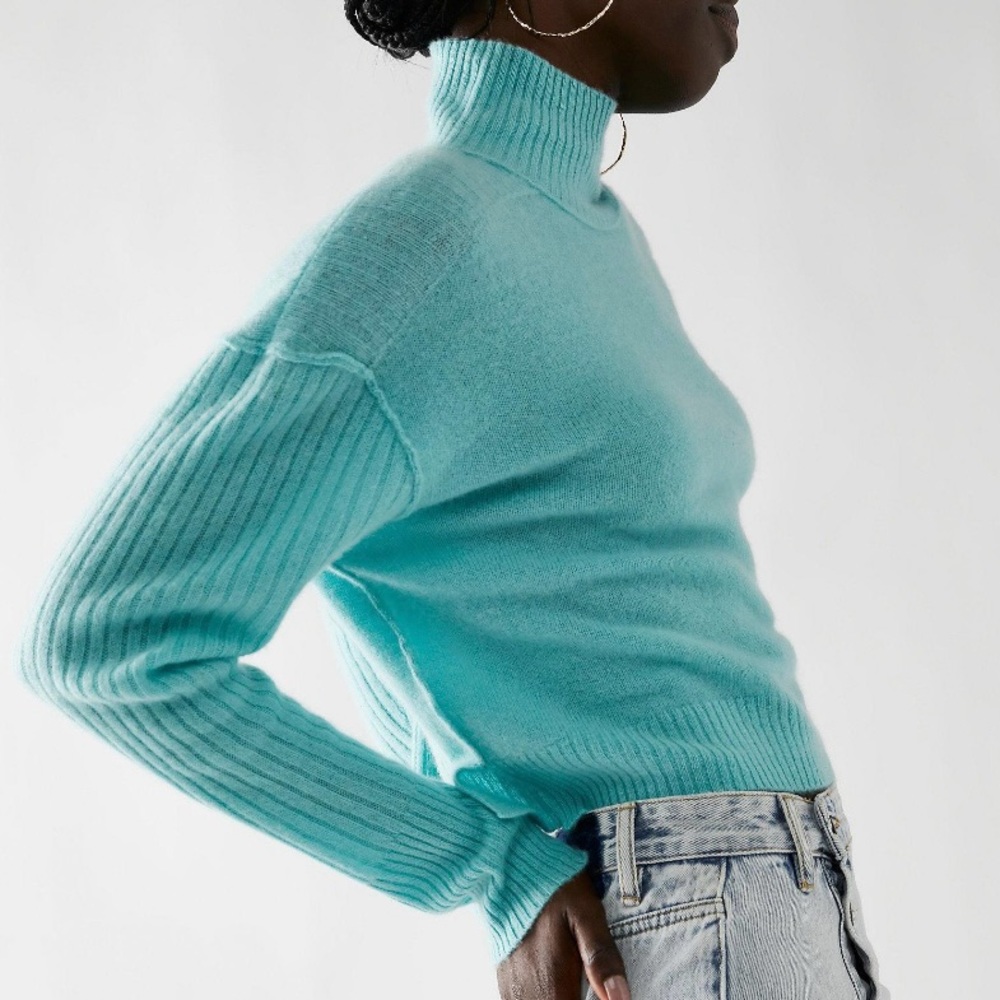 Free People Aubrey Cashmere Crop Turtleneck Sweater in Emerald Green Size Small - Picture 3 of 7
